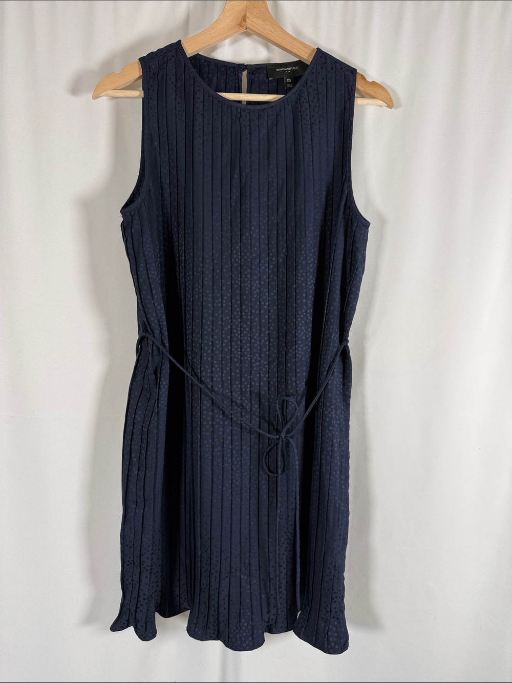 Banana Republic Factory Navy Pleated Sleeveless Midi Dress